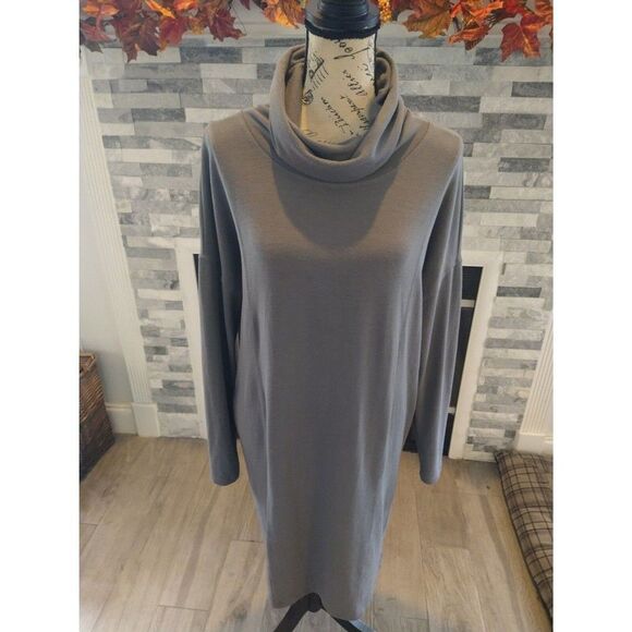 CABI  gray small turtle neck long sleeve dress - Picture 3 of 9
